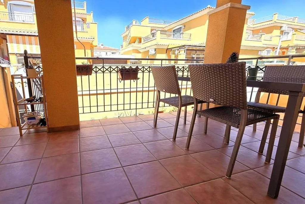 Terrasse - Semi-detached House with Pool in Nueva Torrevieja