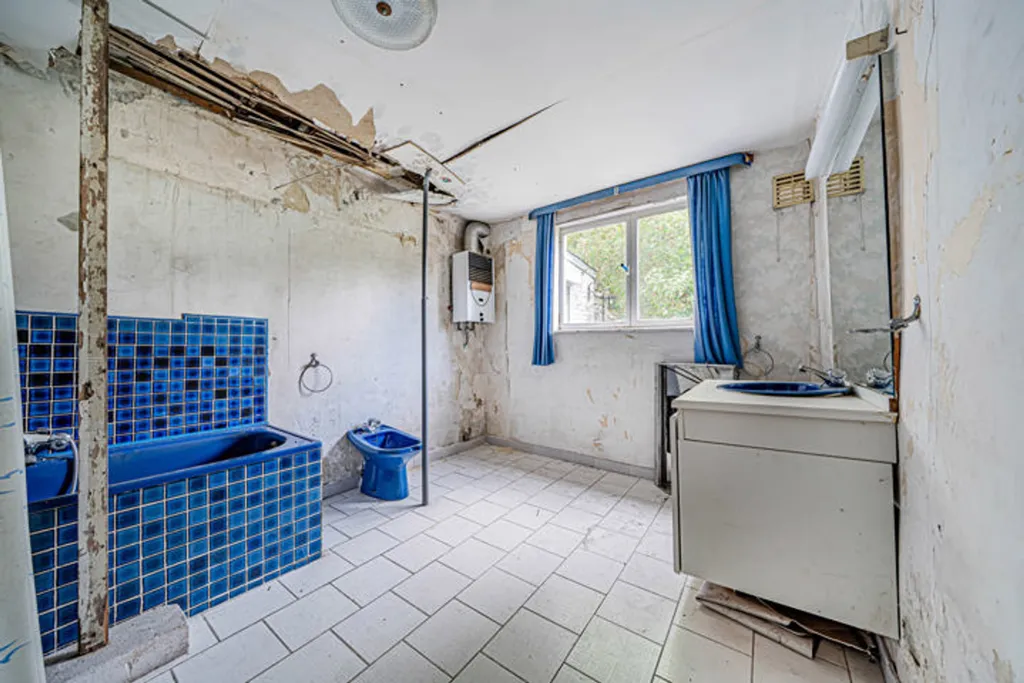 Salles de bain - Maison à Rénover avec Terrasse à Grivegnée