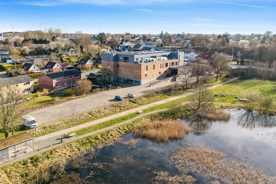 Õhuvaade - Office Space with Central Location in Bramdrupdam