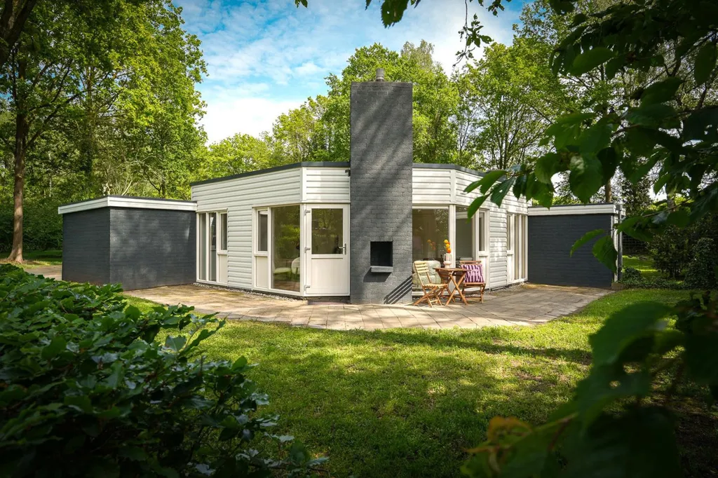 Välivaade - Linked Bungalow with Park View in Erm