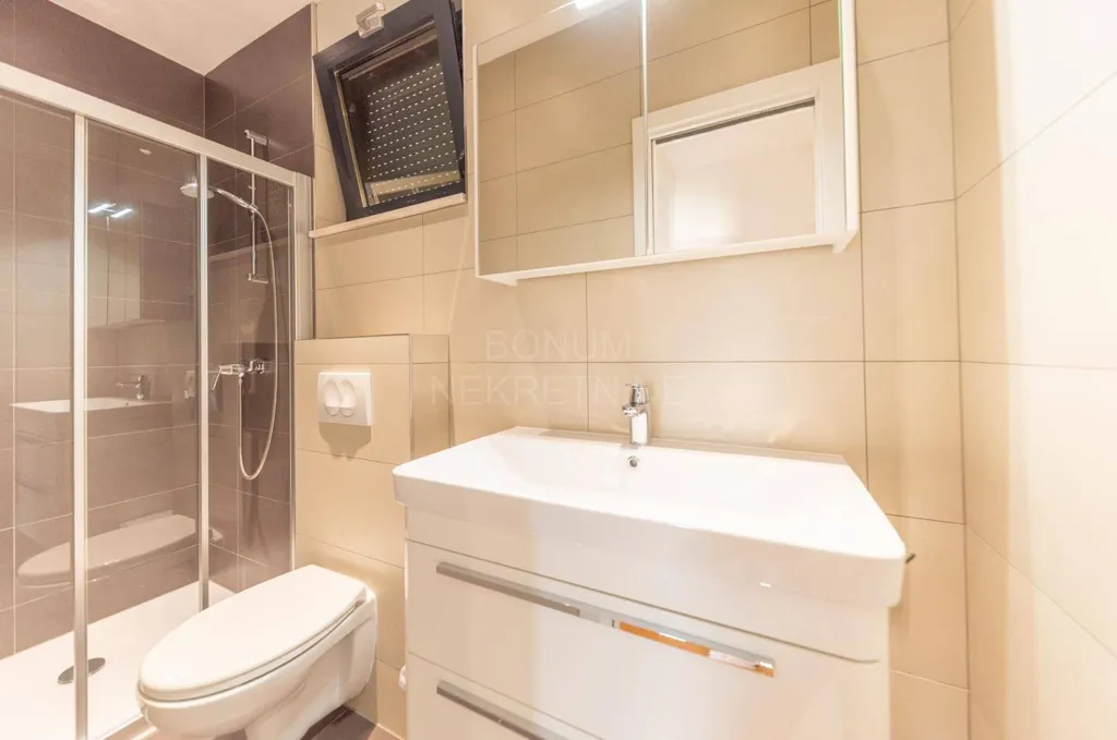 Vannitoad - Luxury Apartment with Sea View in Primošten