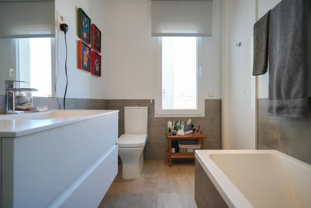 Salles de bain - Luxury Apartment with High Ceilings in Madrid
