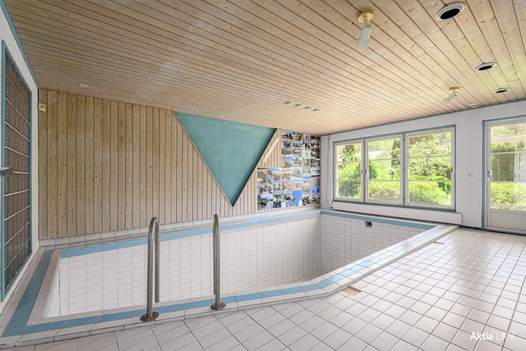 Piscina - Detached House with Pool in Ravals, Kirkkonummi