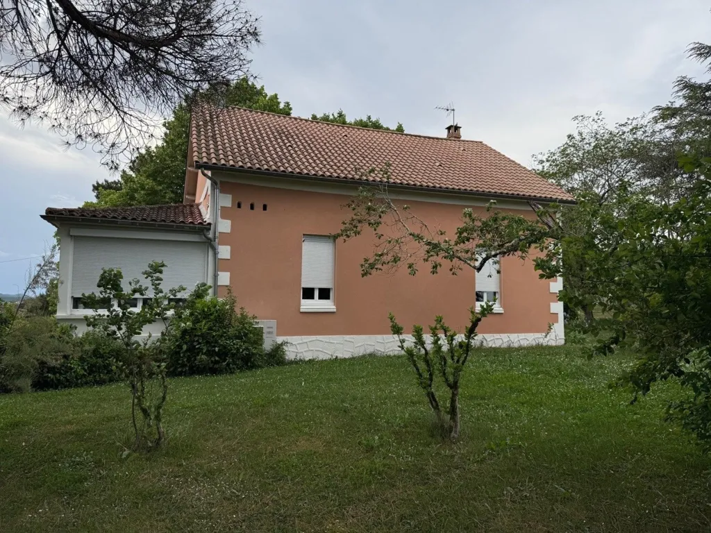 3-toaline maja asukohas Monflanquin