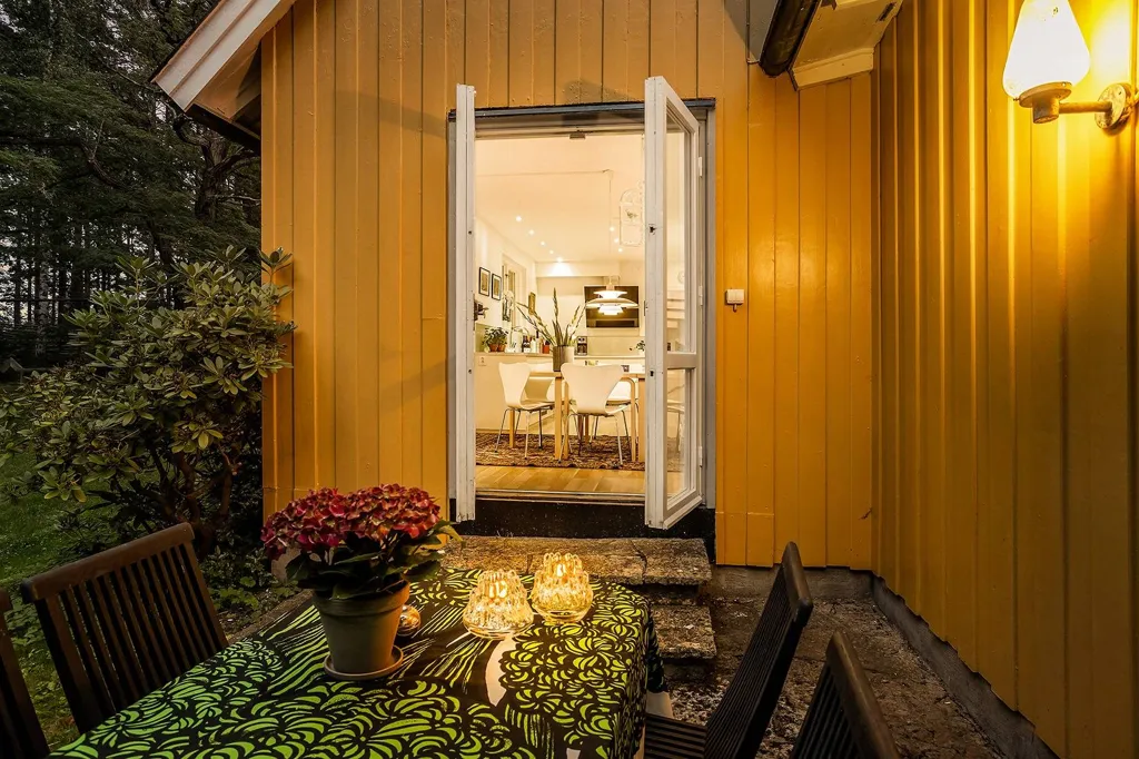 Terrasse - Classic Villa with Parkett Floors in Kalmar