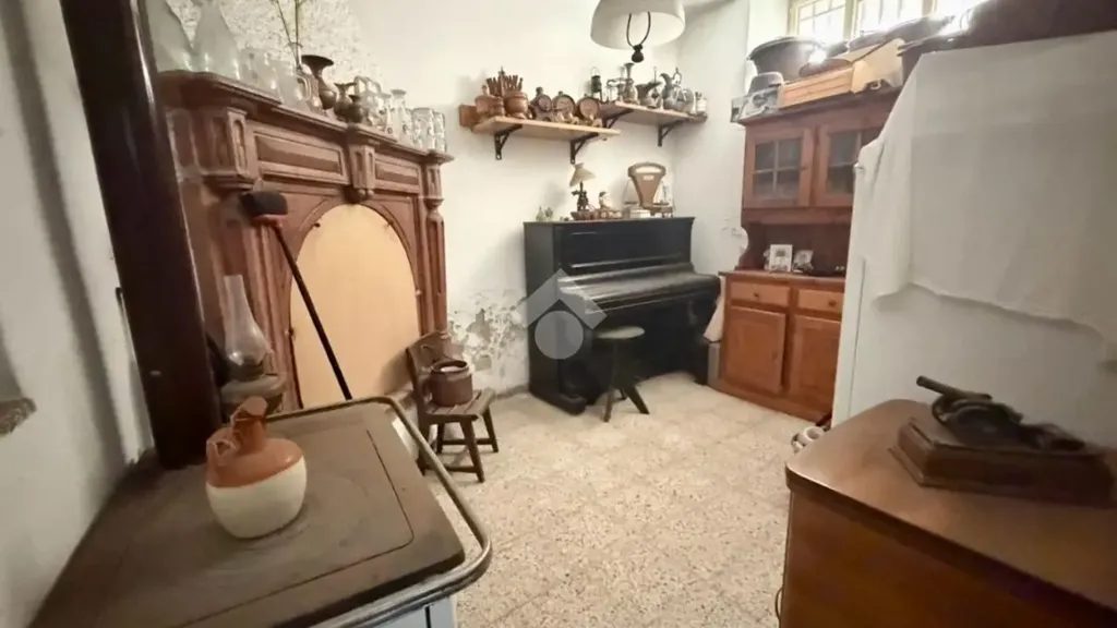Cuisine - Historic Semidetached House with Balconies in Urida