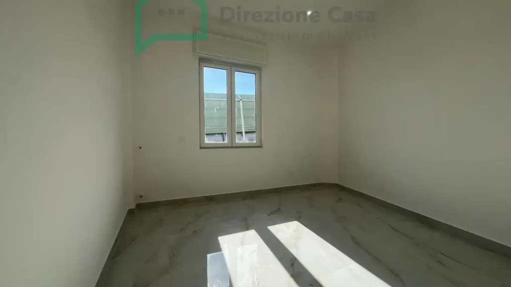 Pièces - Rear-Facing Apartment with Balcony in Naples