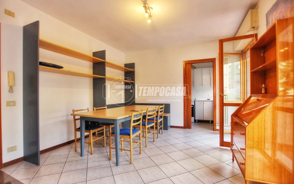Dining Room - Rustic 2-Bedroom Flat with Balcony in Ancona