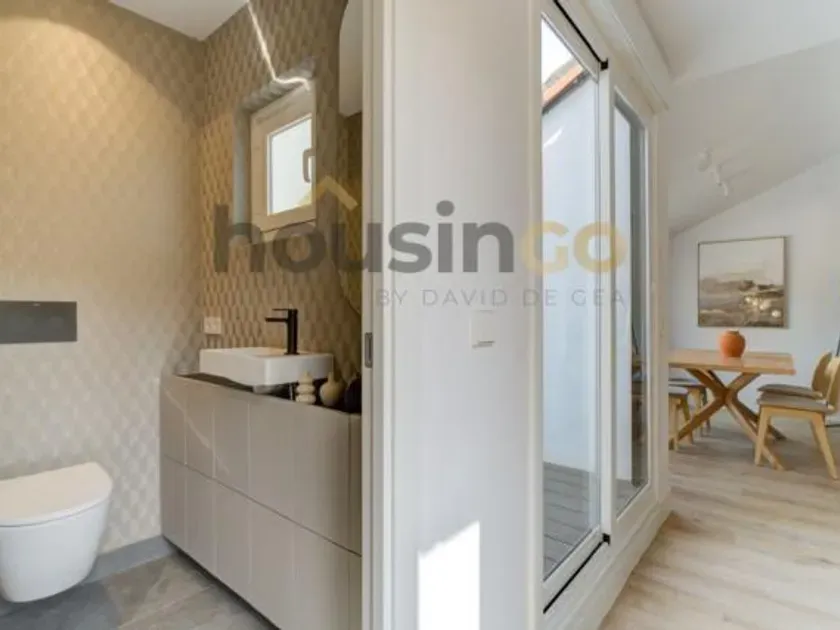 Bathrooms - Modern Penthouse with Central Madrid Views