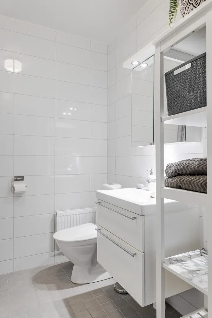 Salles de bain - Apartment with Garden in Bredvik