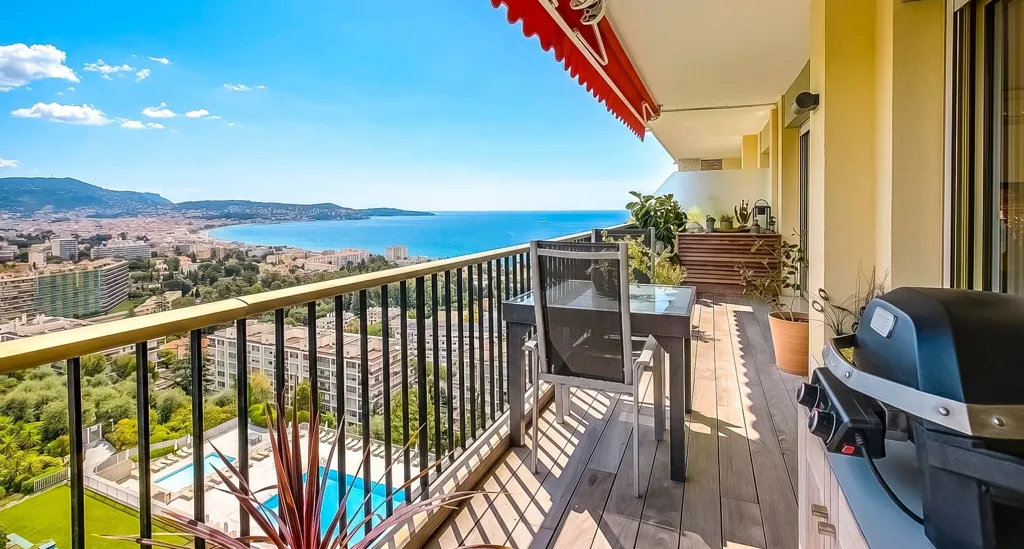 Balcon - Duplex avec Vue Panoramique sur l'Océan à Nice