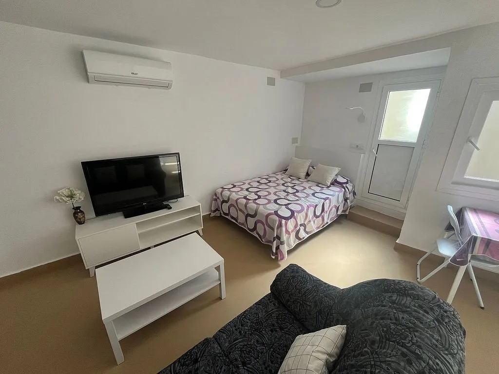 Chambres - Furnished Studio with Air Conditioning in Vva del Trabuco