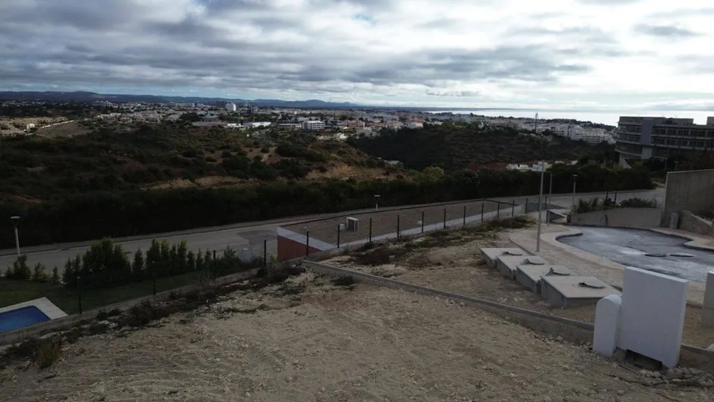 Bassein - Urban Plot with Sea Views in Albufeira