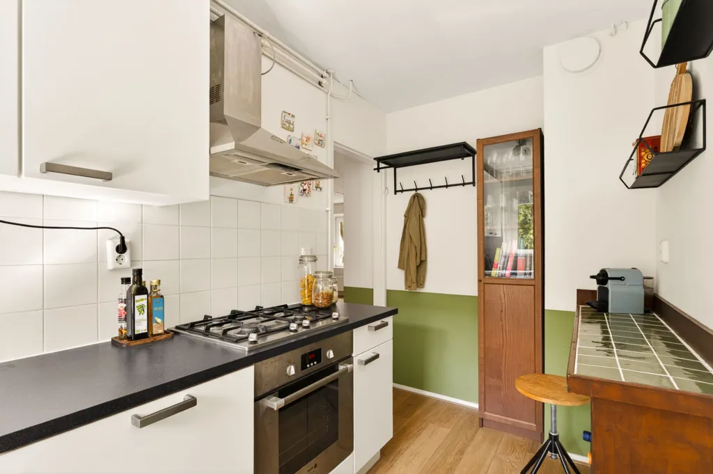 Cuisine - Charming Apartment with Balcony in Transvaalbuurt