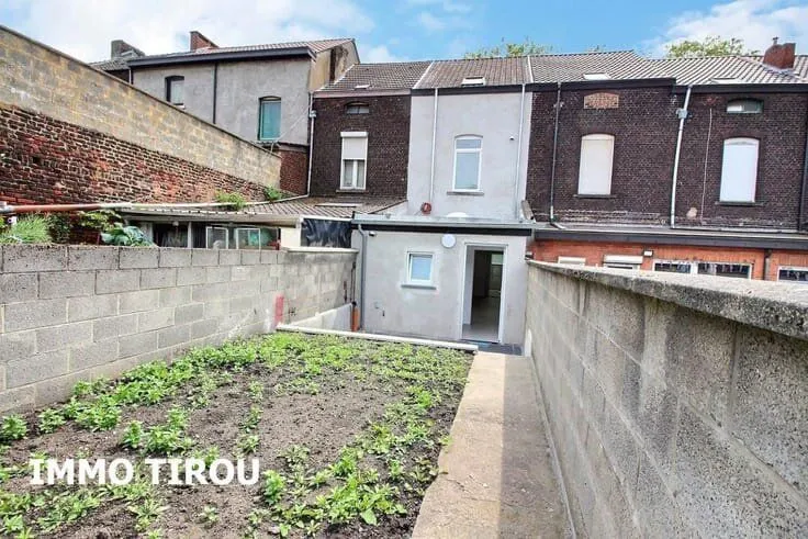 Jardin - Maison Rénovée avec Terrasse dans un Cadre Calme