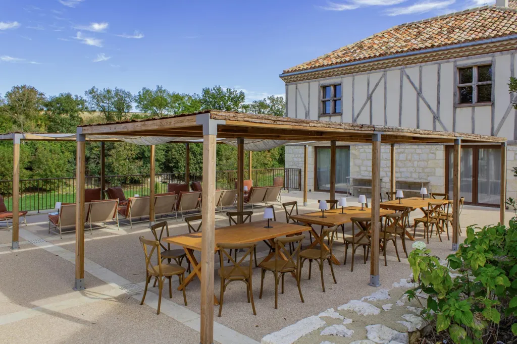 Terrasse - Domaine de Prestige avec Piscine Intérieure