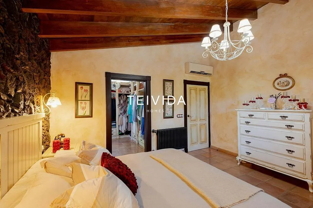 Bedrooms - Villa with Pool and Bodega in El Rosario