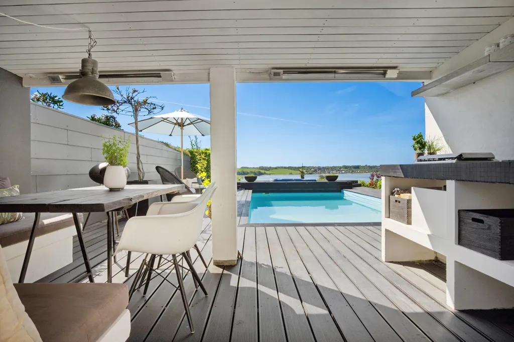 Piscine - Villa with Pool and Sea View in Kolding