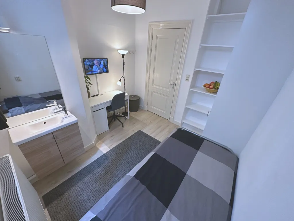 Camere da letto - Furnished Room with Shared Facilities in Kralingen