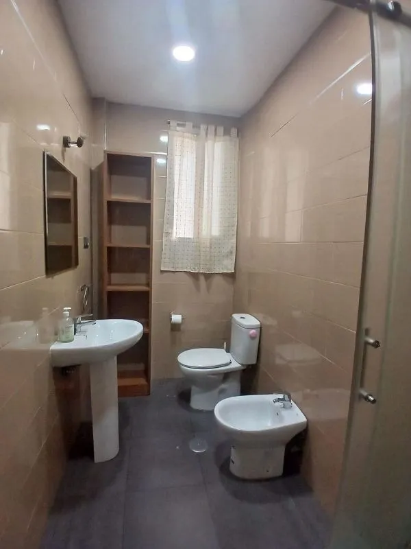 Bathrooms - Furnished Flat with Heating in Cáceres Centre