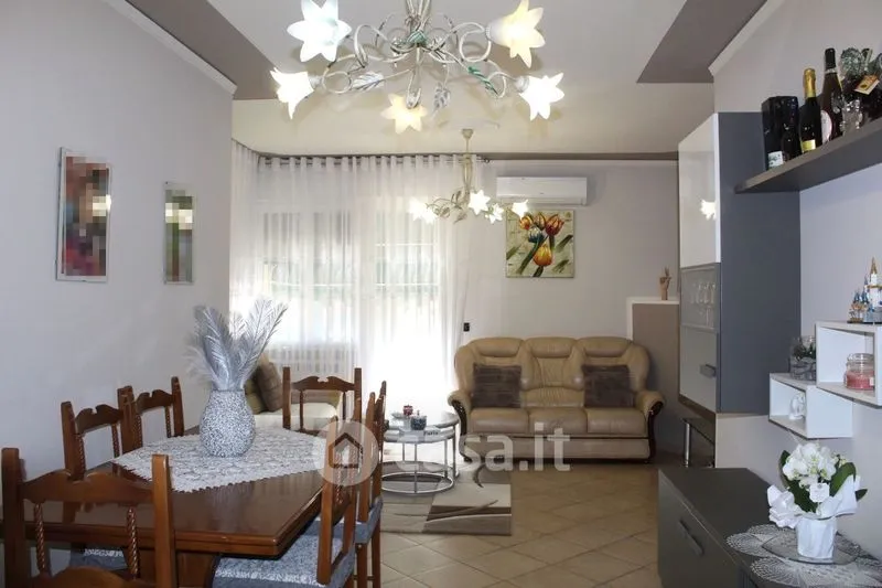 Sala da pranzo - Appartamento con balcone e garage a Fiesso Umbertiano