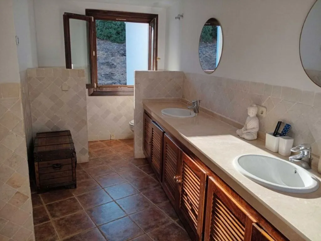 Salles de bain - Semidetached House with Patio in Estepona