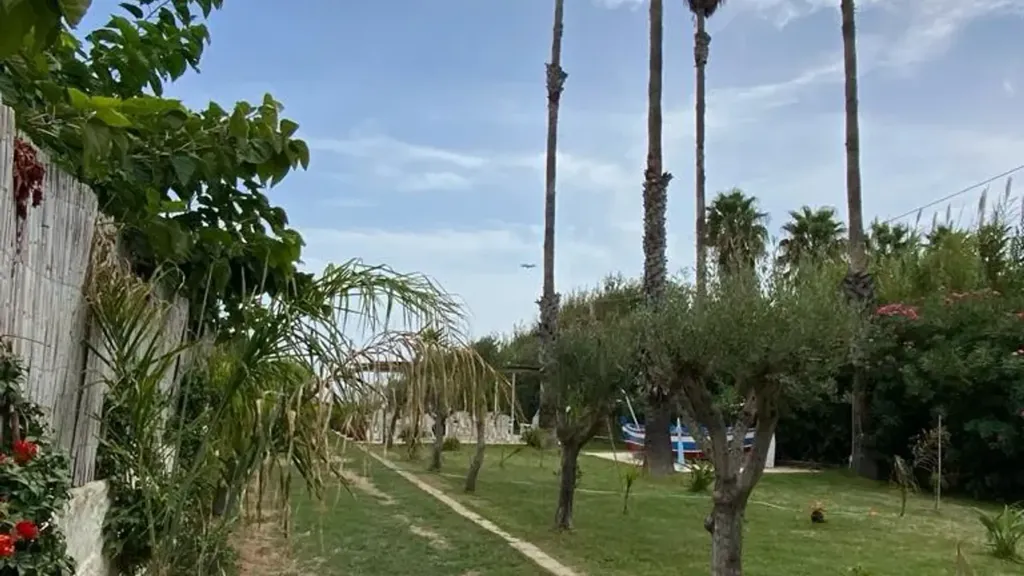 Aed - Villa with Sea View and Private Beach in Avola