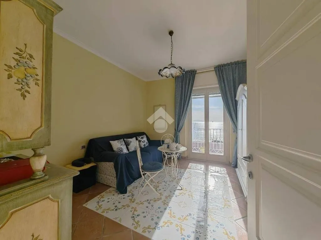 Magamistoad - Luxury Apartment with Panoramic View in Lucrino