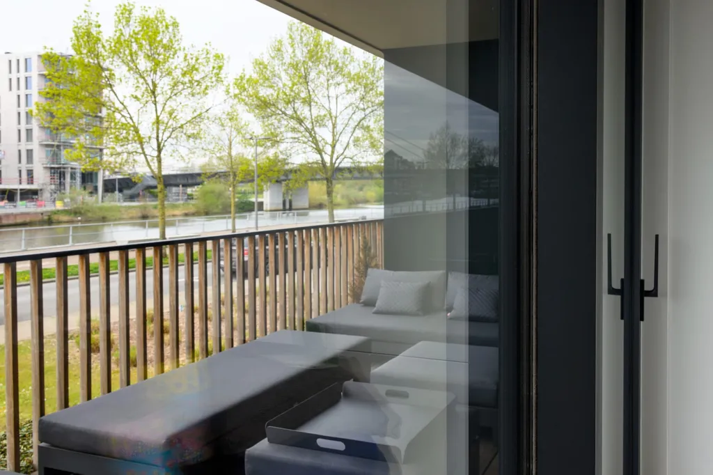 balcony