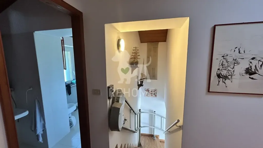 Esik - Terraced Villa with Private Parking in Udine