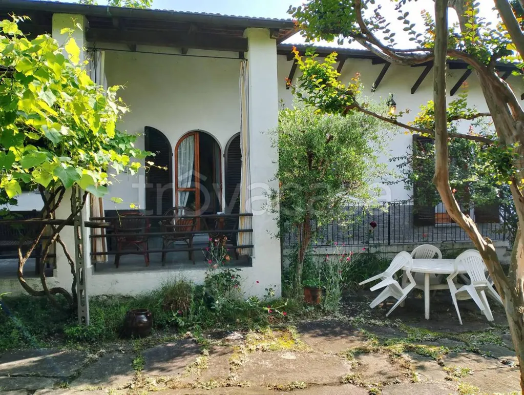 Terrace - Independent Villa with Private Garden in Barge