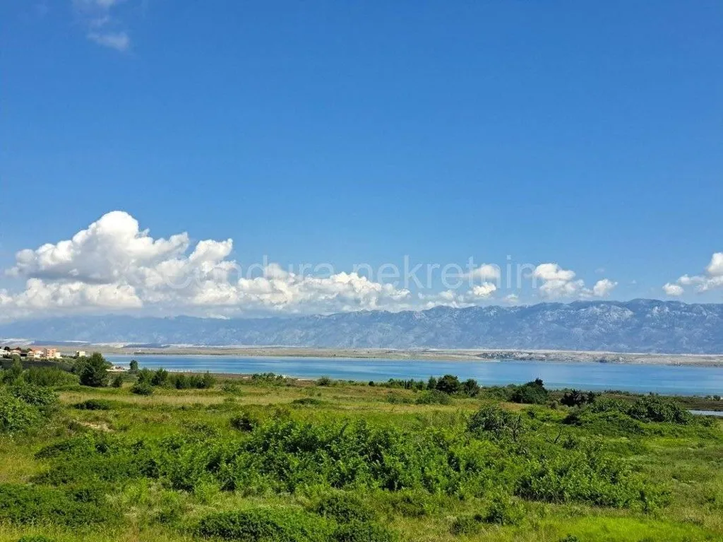 Two-Bedroom Apartment with Rooftop Terrace in Nin