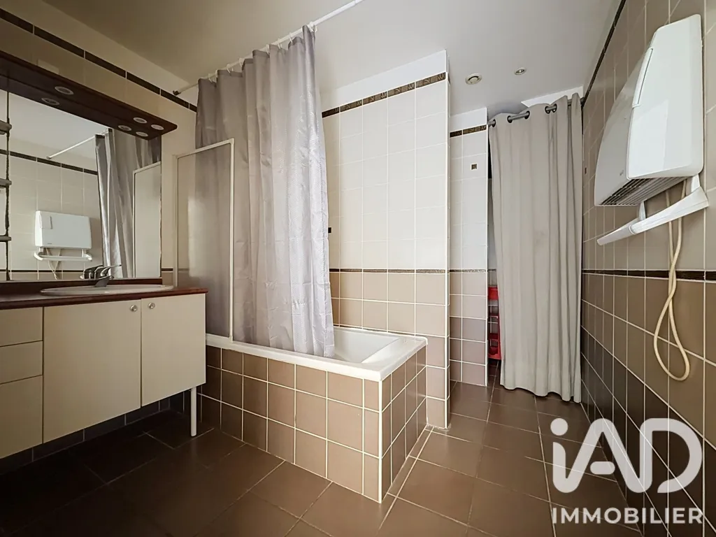 Salles de bain - Duplex avec Ascenseur au Cœur de Rivesaltes