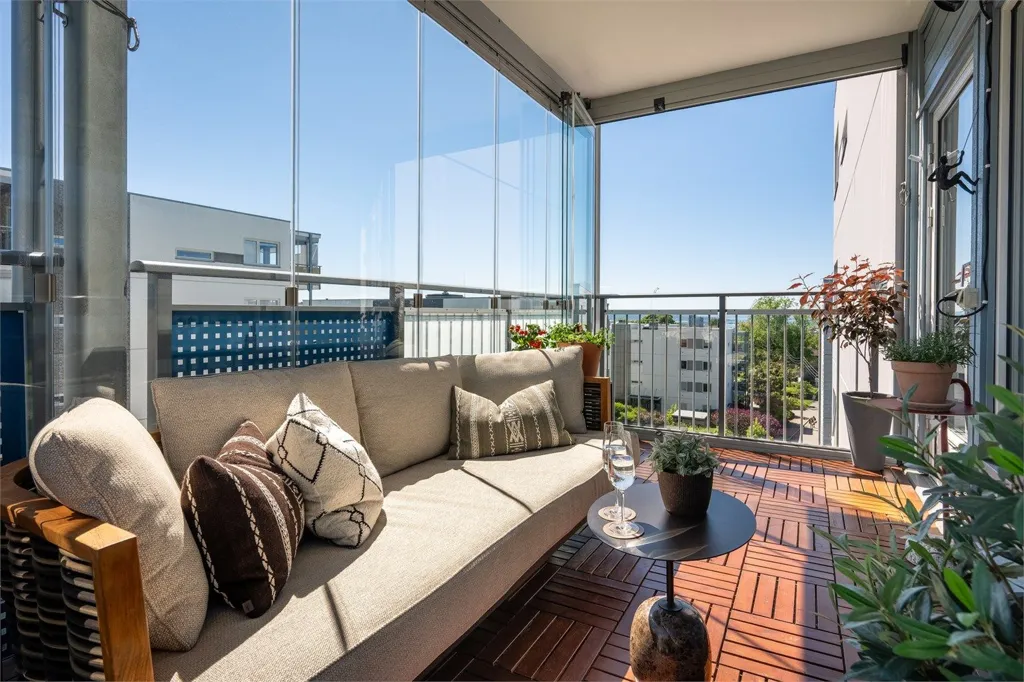 Rõdu - Design Flat with Balcony in Løren/Frydenberg