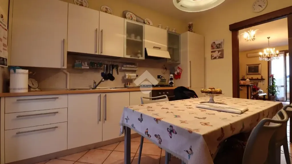 Salle à manger - Apartment with Balcony in Porto Mantovano