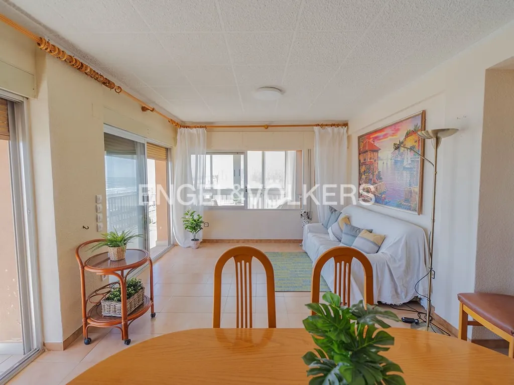 Dining Room - Beachfront Apartment with Sea View in El Campello