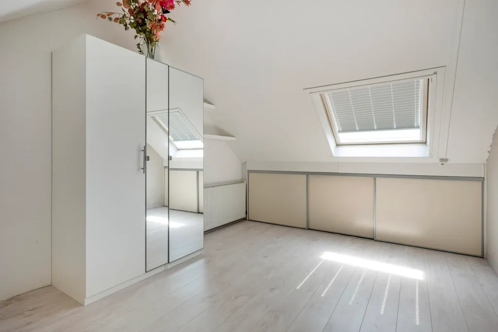 Magamistoad - Spacious House with Deep Garden in Born