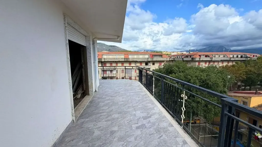 Rõdu - Apartment with Panoramic Terrace in Scalea