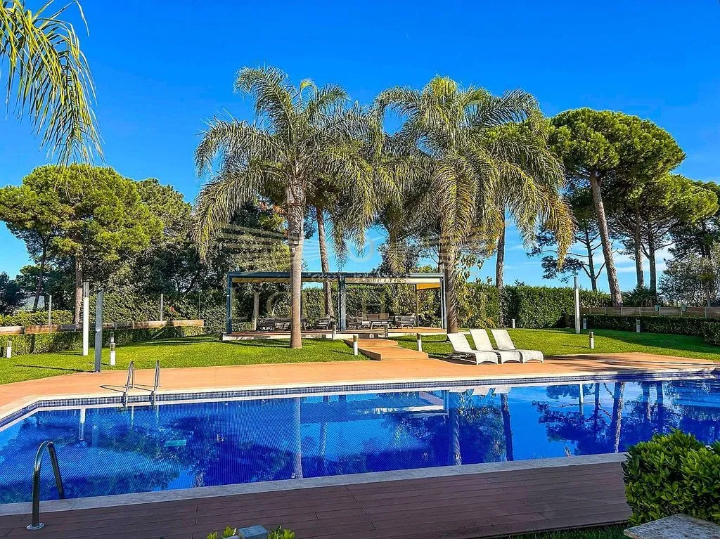 Piscine - Luxury Townhouse with Pool in Lloret de Mar