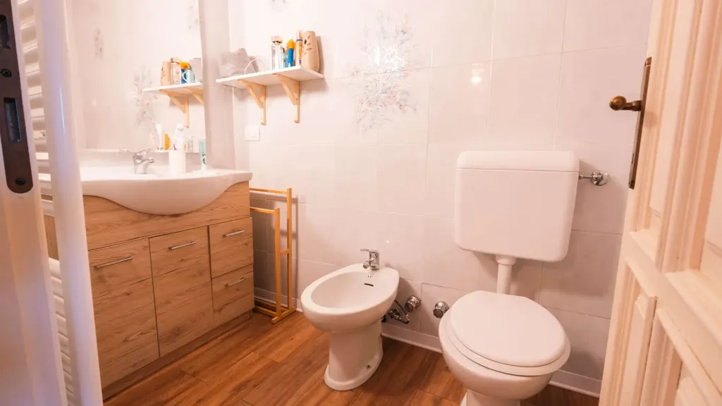 Salles de bain - Rustic-Style Apartment with Terrace in Bagnolo Piemonte