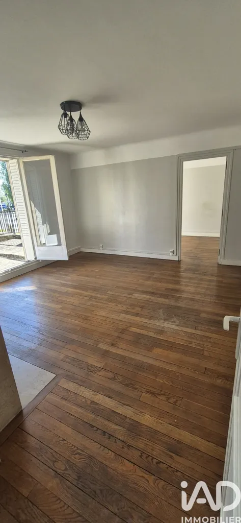 Séjour - Appartement 4 Pièces avec Terrasse à Troyes