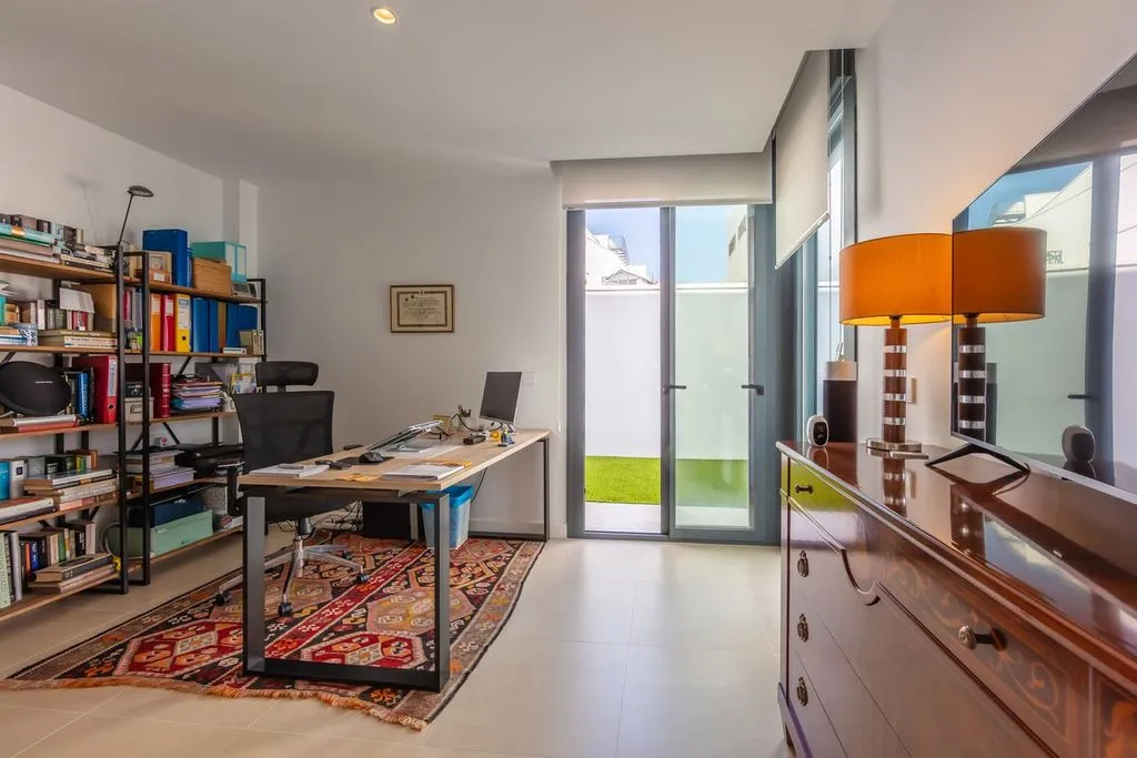 Bureau - Contemporary Villa with Sea View in La Duquesa