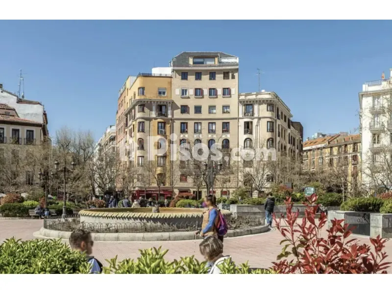 Apartment with Balcony in Chamberí