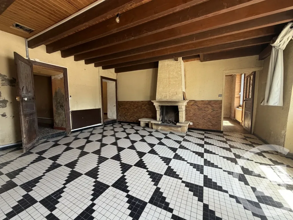 Elutuba - Commercial Building with Large Plot in Treillières