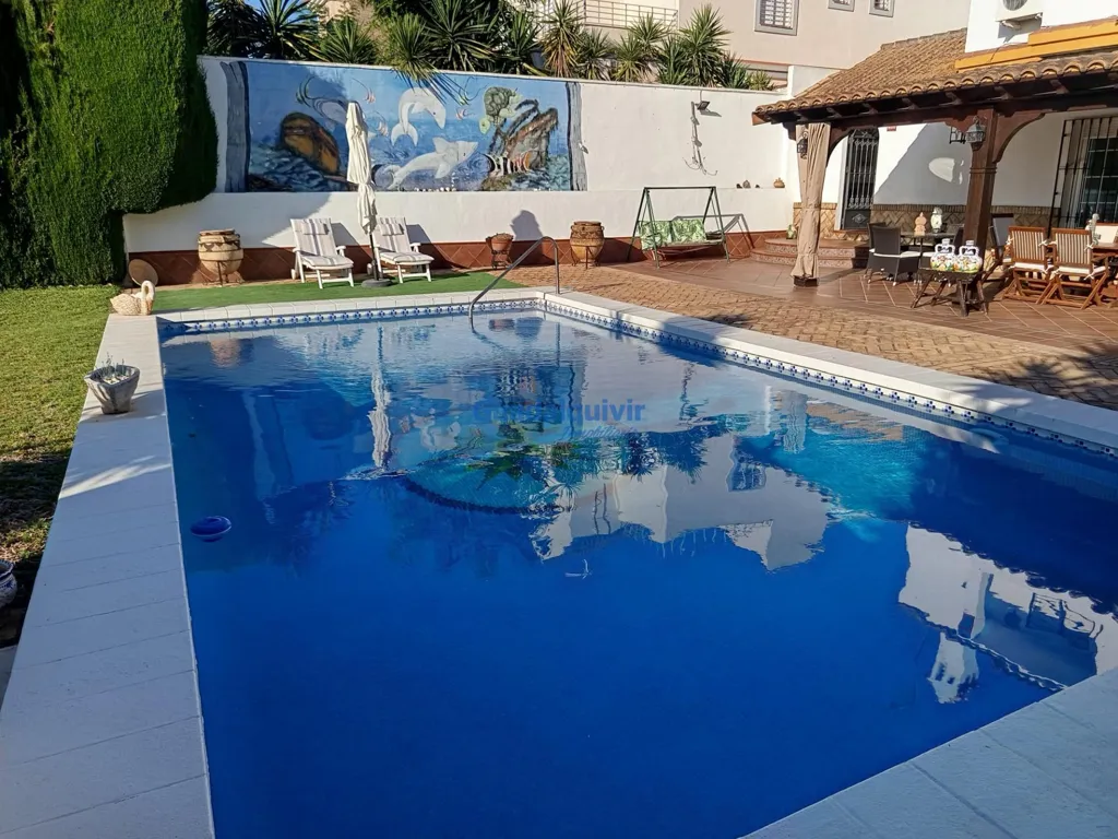 Pool - Independent Chalet with Pool in Cerros de Montequinto