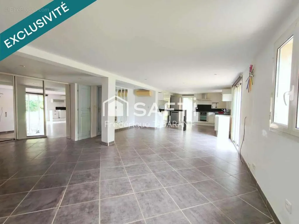 Living Room - Traditional House with Garden in Vence