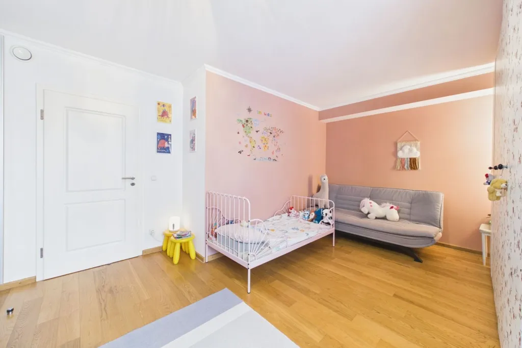 Magamistoad - 3-Bedroom Apartment with Garden in Itzig