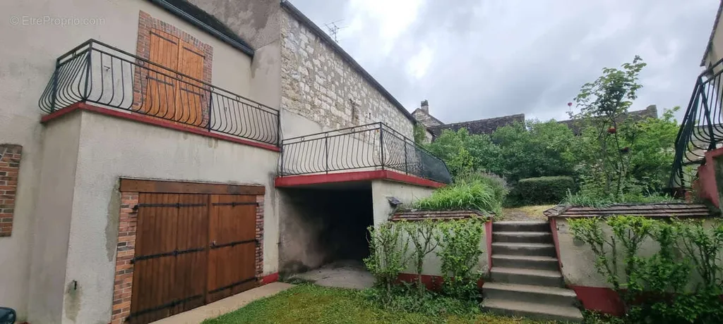 Jardin - Maison avec Terrasse et Garage à Pont-sur-Yonne