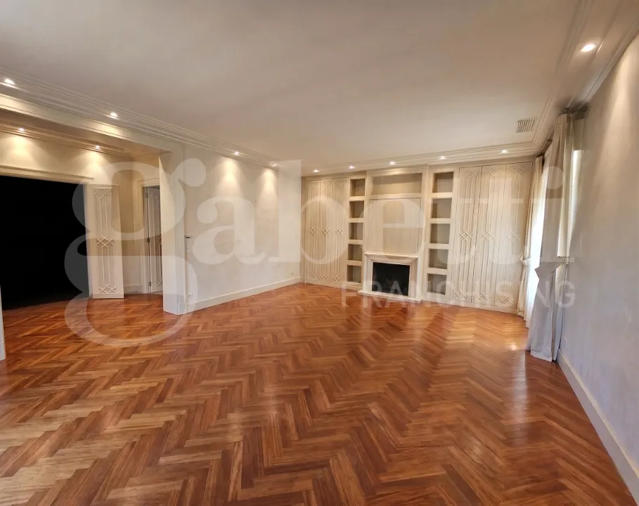 Séjour - Classical Villa with Garden in Brescia