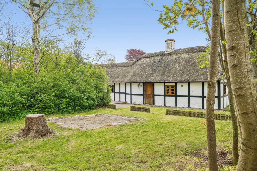 2-room house in Asaa
